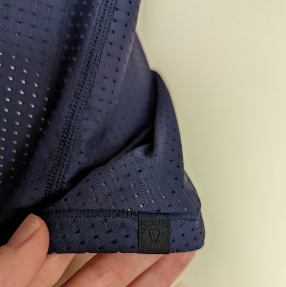 Lululemon jersey mesh v neck t-shirt medium - Picture 4 of 7